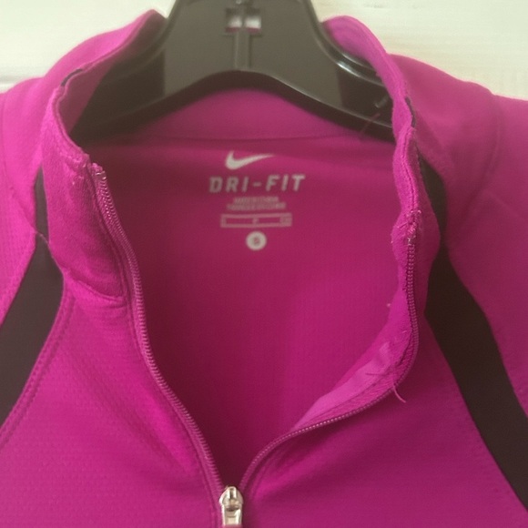 Magenta Nike Half Zip Long Sleeve, Well Cared For, Raglan Sleeve. - Picture 6 of 11